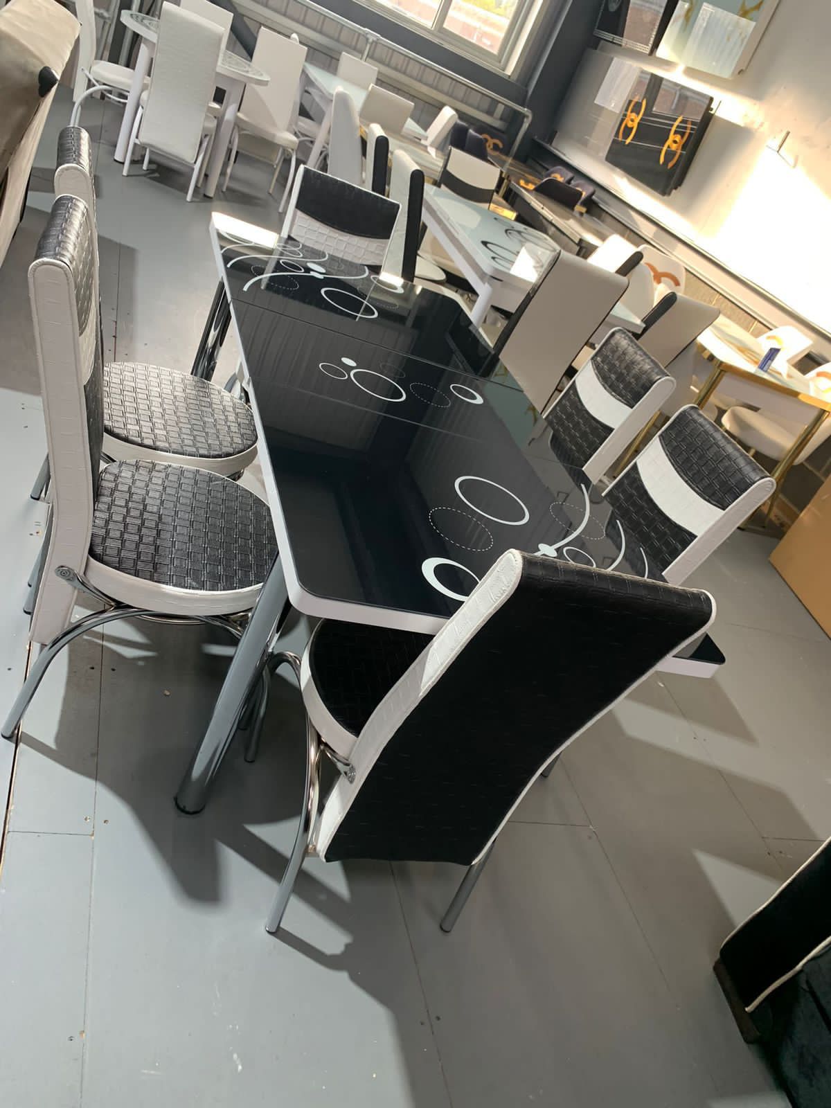 TURKISH BUBBLE DINING TABLE WITH 4/6 CHAIRS