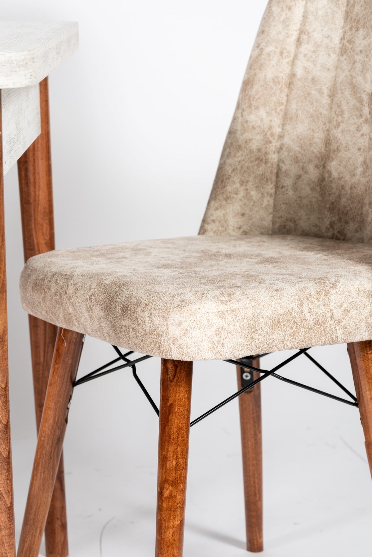 Kristal Extendable Dining Table With Six Chairs