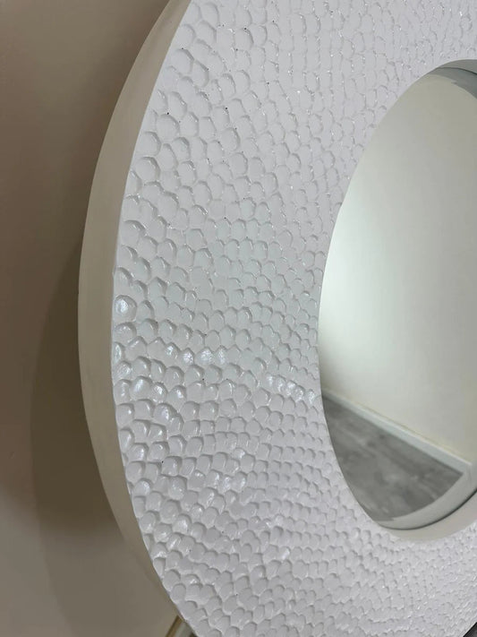 ORNATE ROUND RUSTIC MIRROR WHITE