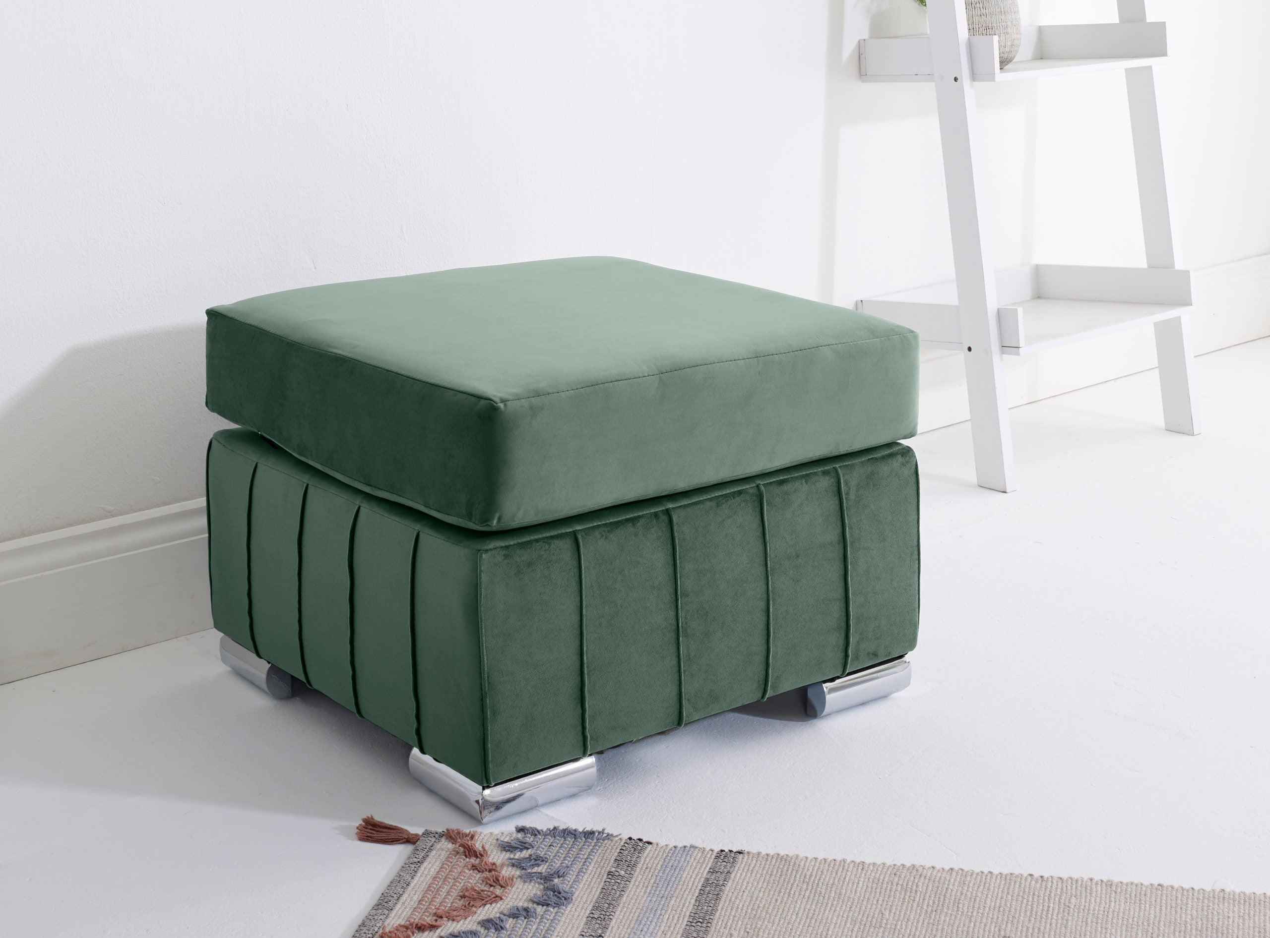 Layla Corner Fullback - 1c2 + Bolster / Buttoned Cushions