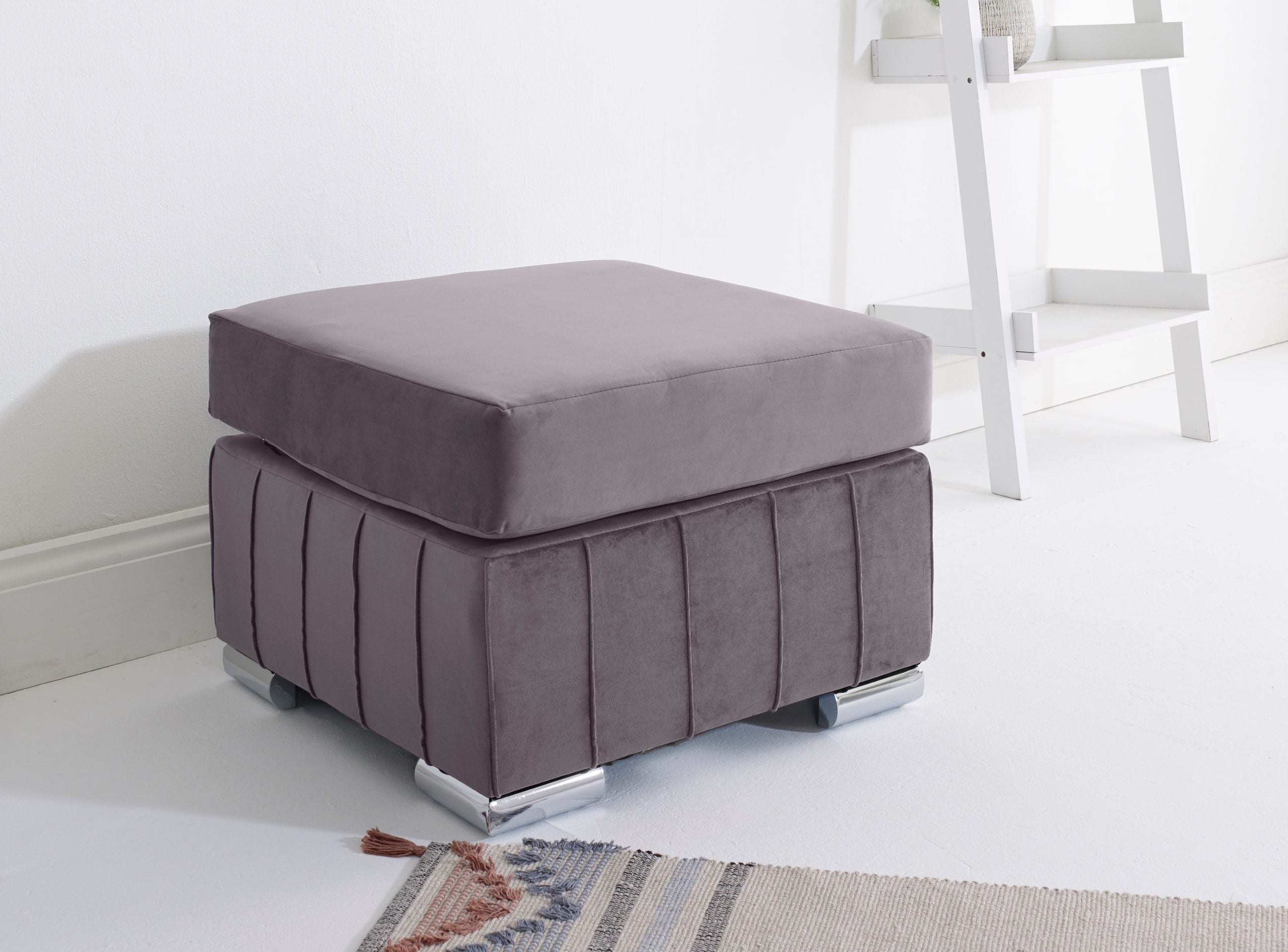 Layla Corner Fullback - 1c2 + Bolster / Buttoned Cushions