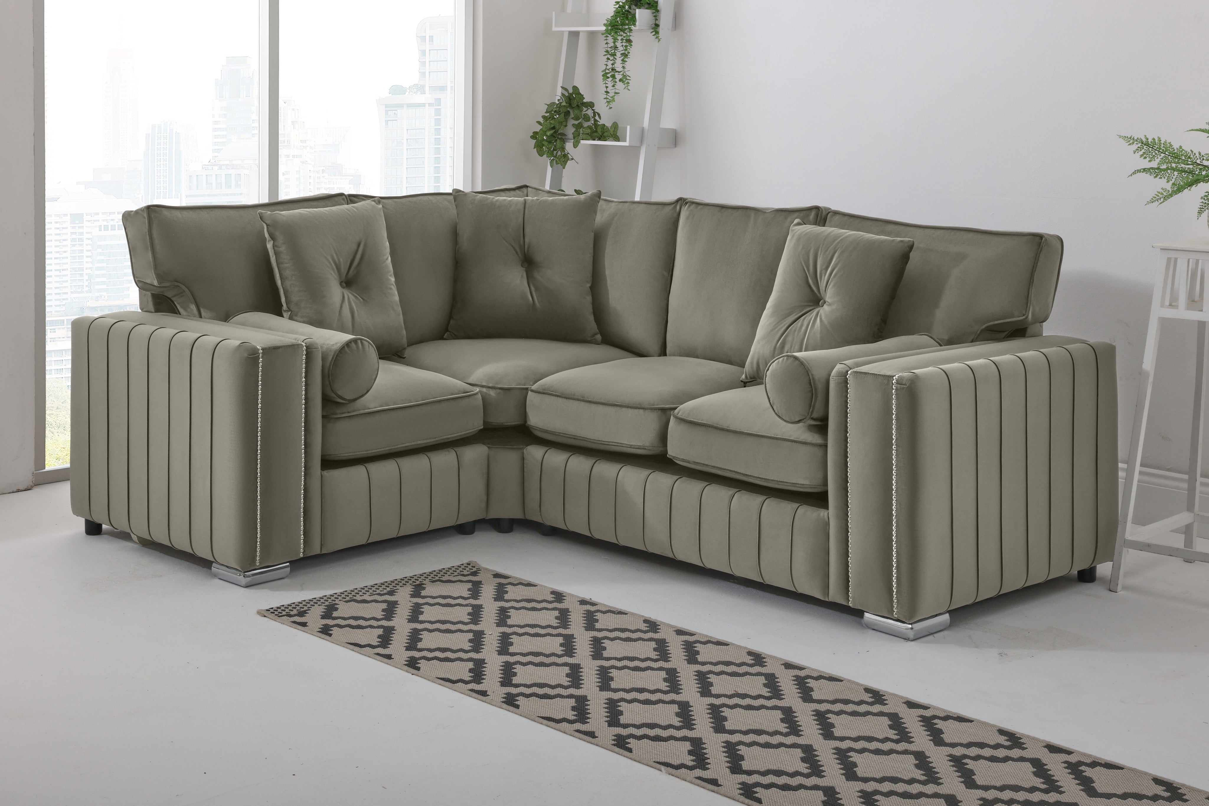 Layla Corner Fullback - 1c2 + Bolster / Buttoned Cushions